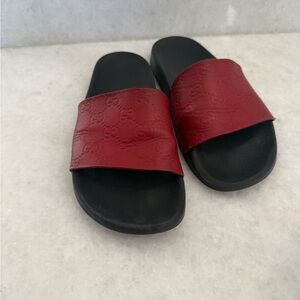Gucci Burgundy and Black Embossed Slides